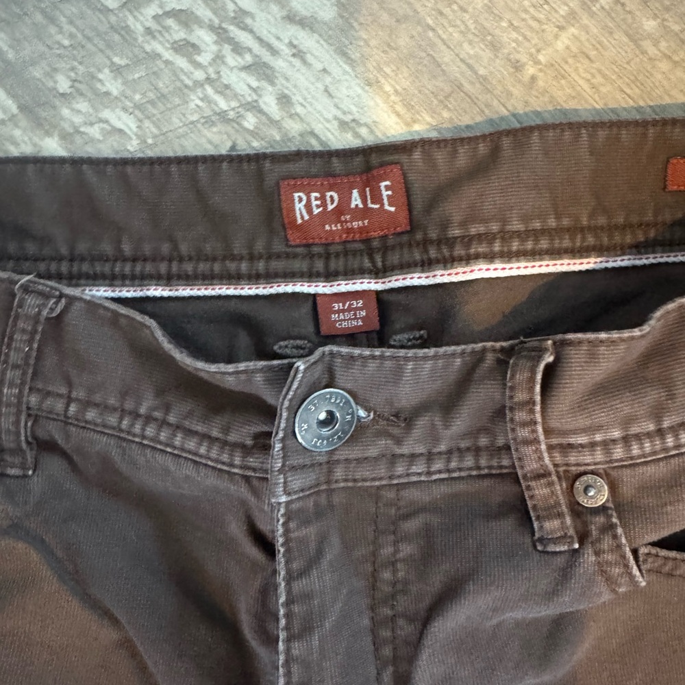 Red Ale Brown Pants